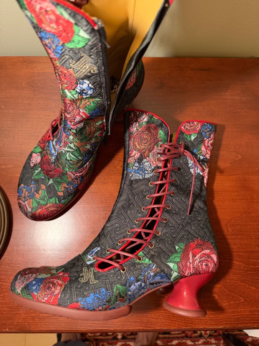 Fluevog Enneagram Spontaneous side lace boot - Picture 9 of 10